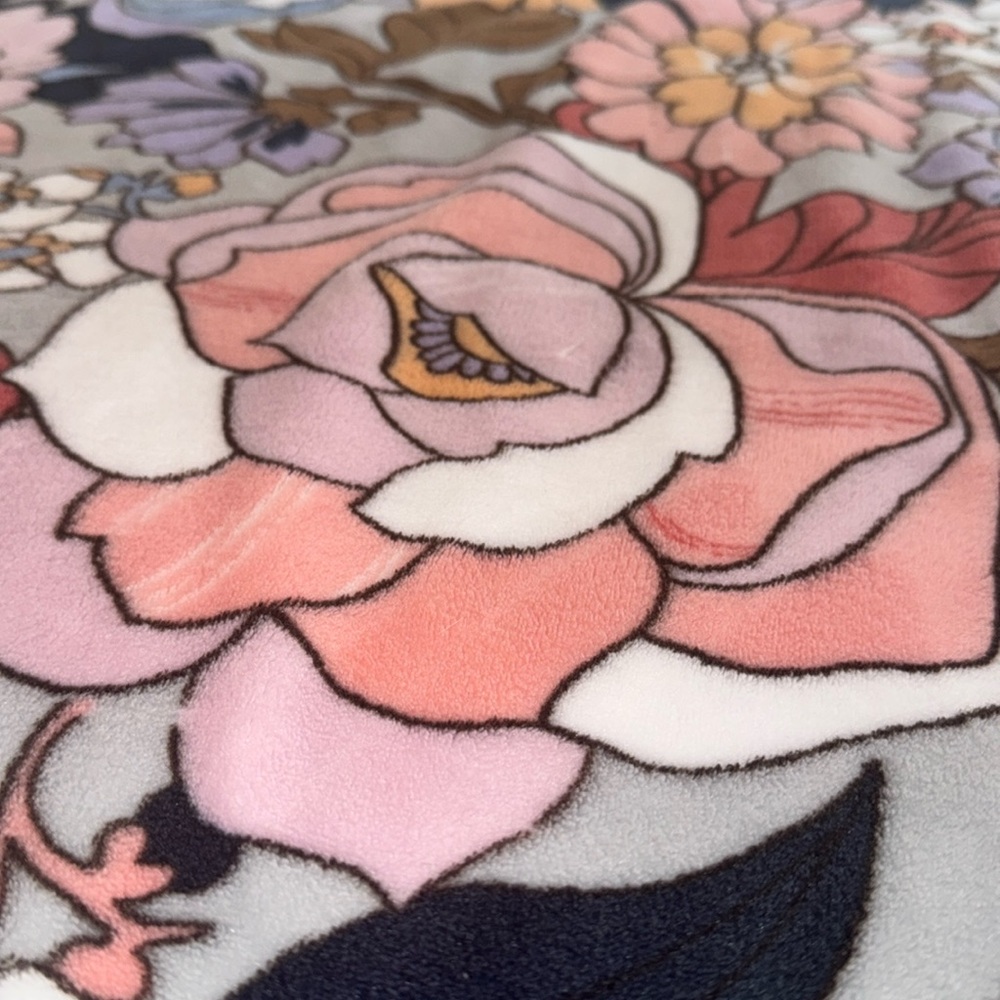 Vera Bradley Aloha Blooms Throw Blanket - Picture 3 of 8